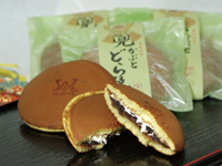 和菓子　兜どら焼き